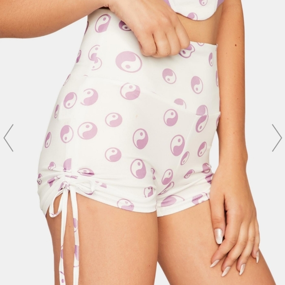 Dolls Kill Pants - NWT Super Hot Yin Yang  Shorts 😍